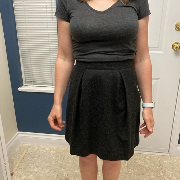 Uniqlo Black Wool Blend Pleated Skirt - Picture 2 of 12